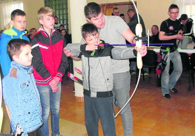 W Skorkowie powstał pierwszy w powiecie włoszczowskim klub łuczniczy, który zaprasza na treningi.