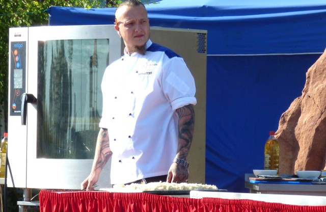 Sebastian "Szromu" Schrom, gwiazdor telewizyjnego programu Hell's Kitchen, gościł w sobotę w buskim hotelu Słoneczny Zdrój.