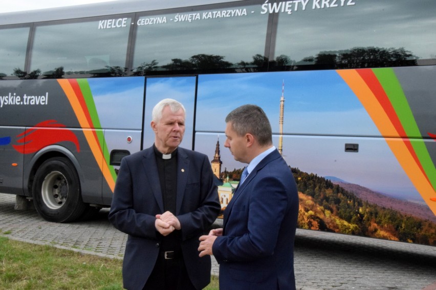 W weekendy rusza bezpłatna linia autobusowa z Kielc na Święty Krzyż. Zobacz na zdjęciach