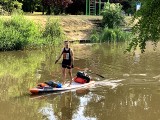 Bydgoszczanin dopłynął na desce SUP do Berlina, aby pomóc chorej dziewczynce. Zebrał prawie 15 tys. złotych