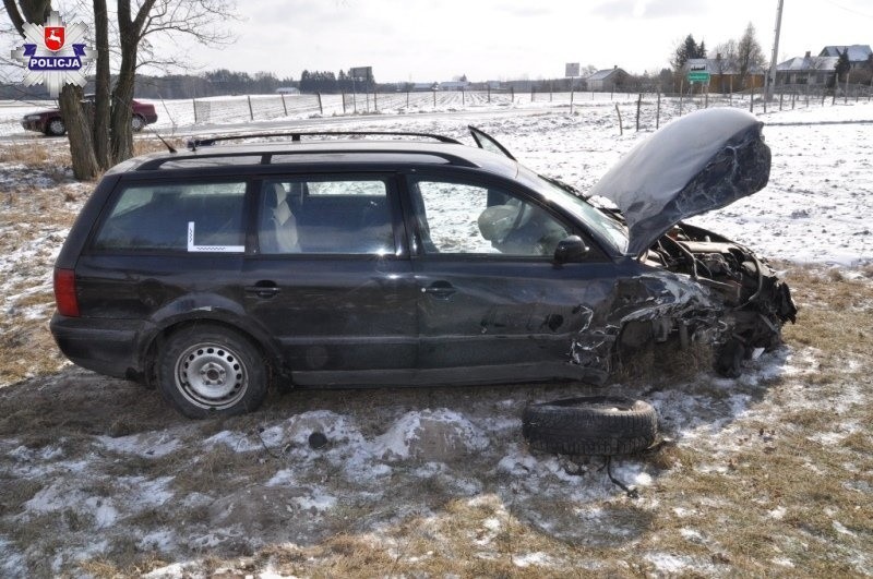 Wypadek w miejscowości Horodyszcze. Młody kierowca chciał wyprzedzić samochód skręcający w lewo. Jedna osoba została ranna
