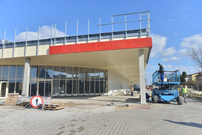 Nowe centrum handlowe u zbiegu ulic Struga i Zbrowskiego w Radomiu
