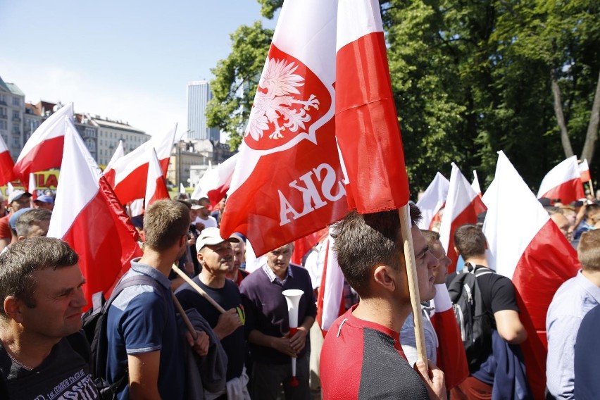 Protest rolników w stolicy, próba votum nieufności wobec ministra - Jurgiel coraz słabszy