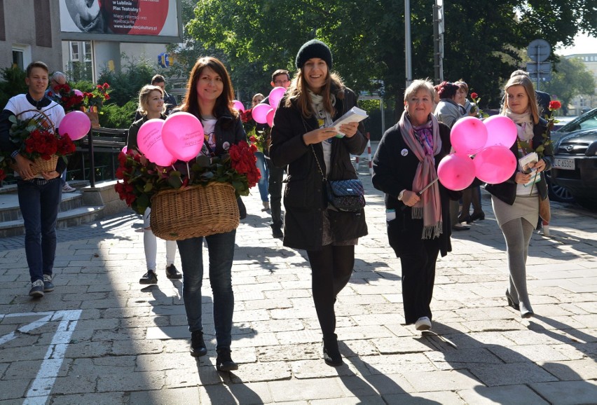 Lublin. Kwiaty i życzenia dla seniorów z okazji dnia osób starszych