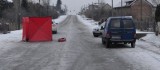 Tragiczny wypadek w Ciągowicach. Pod kołami zginął młody mężczyzna. Policja szuka świadków ZDJĘCIA