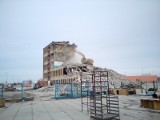 Budynek Suponu rozpada się jak domek z kart (wideo, nowe zdjęcia)