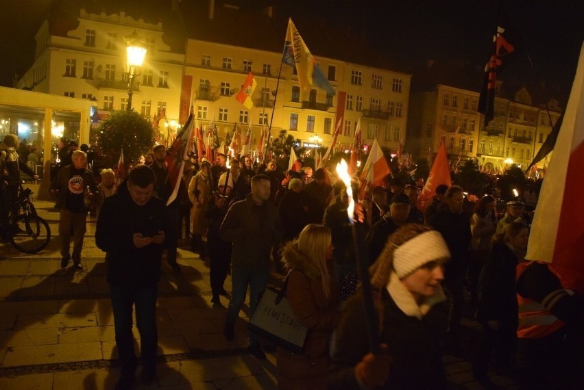 Prezydent Kalisza tłumaczy, że 11 listopada na marszu,...