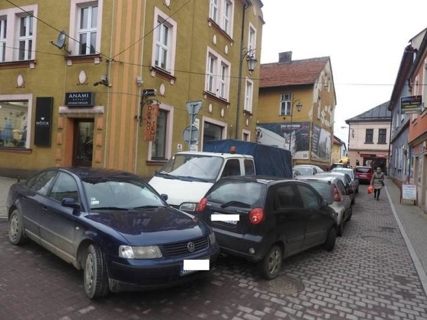 W Wadowicach dziś trudno o miejsce parkingowe, więc...