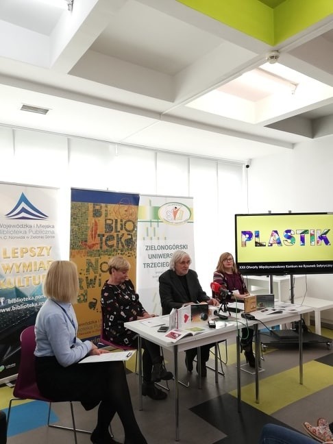 Plastik - taki jest temat ogłoszonego właśnie przez Bibliotekę Norwida konkursu na rysunek satyryczny. Mogą startować zawodowcy i amatorzy!