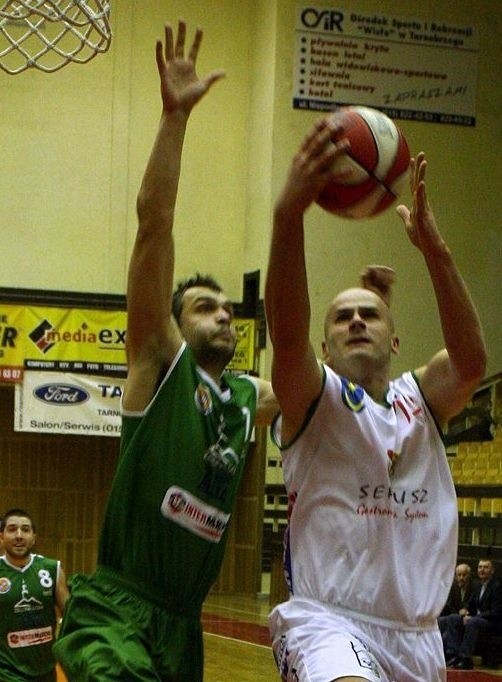 Koszykarze Siarki Tarnobrzeg, chcąc myśleć o przejściu do drugiej rundy play off, muszą dwukrotnie wygrać z Zastalem Zielona Góra.