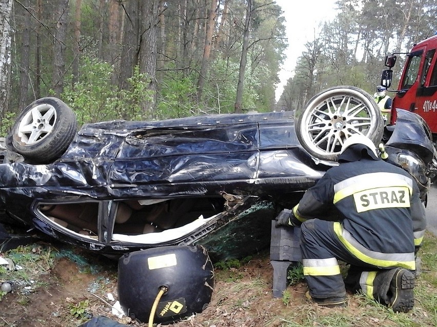 Knorydy. 26-latek zginął w BMW 318