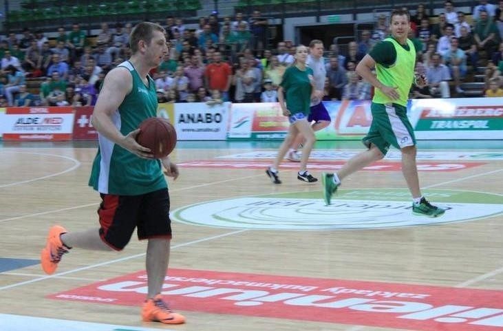 Koszykarze Stelmetu Zielona Góra zagrali mecz z kibicami (zdjęcia)