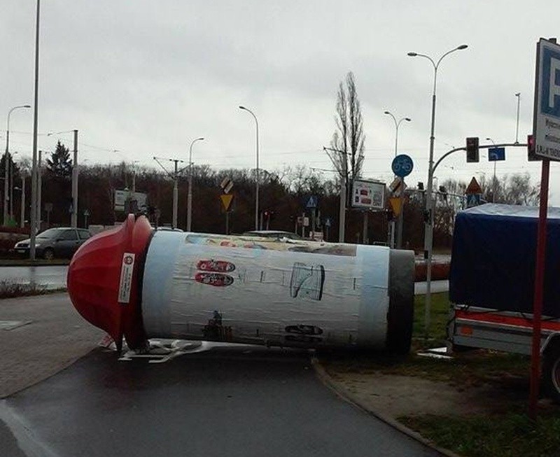 Wichura na Dolnym Śląsku. Jest śmiertelna ofiara wiatru (WASZE ZDJĘCIA)