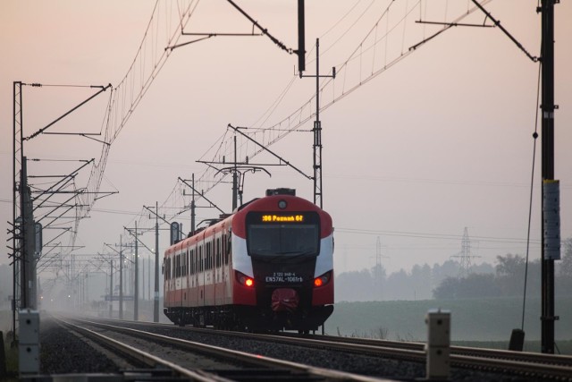 Koleje Wielkopolskie uruchomiły autobusy komunikacji zastępczej za pociągi na odcinku Poznań Wschód - Biskupice Wlkp.