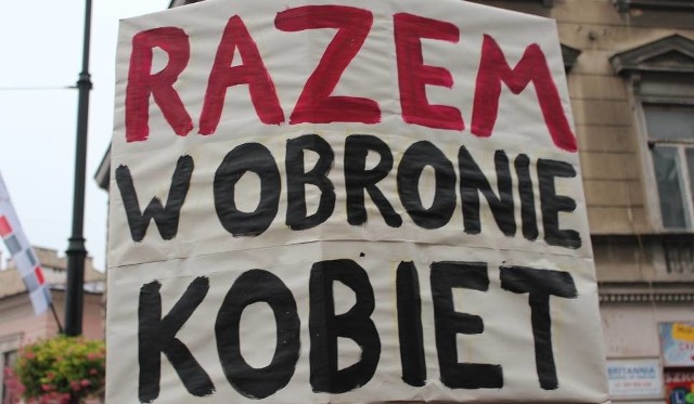 W 2016 r. przeszła przez Polskę fala czarnych protestów i manifestacji Ogólnopolskiego Strajku Kobiet