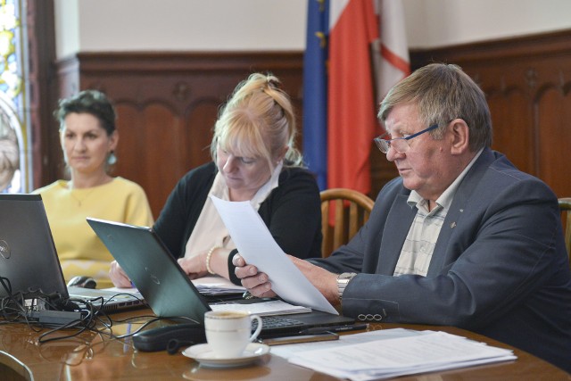 Na poniedziałkowym posiedzeniu komisji mówiono o czystości i uchwale o ulgach dla studentów.