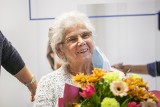 Tarnów. 101-letnia pani Zofia zaszczepiła się przeciwko COVID-19 jako jedna z pierwszych w przychodni CenterMed 