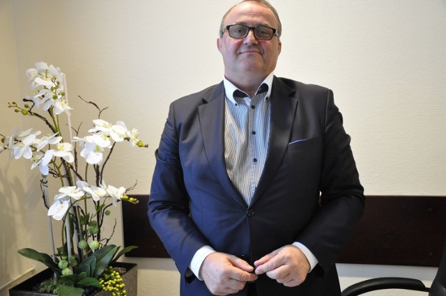 Roman Kamiński od 2012 r. był dyrektorem Administracji Oświaty w Kluczborku. Od 1 października jest wiceburmistrzem.