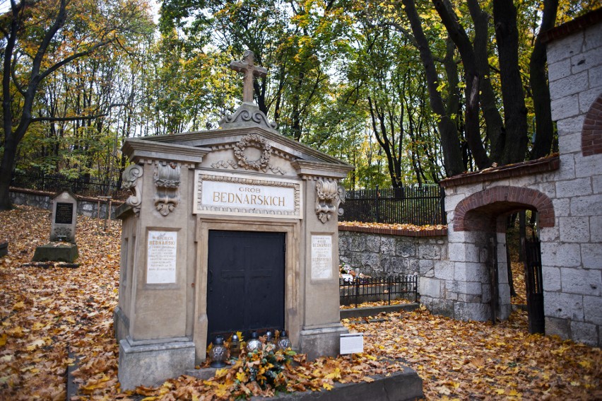 Stary cmentarz w Podgórzu. Niezwykła zabytkowa nekropolia 