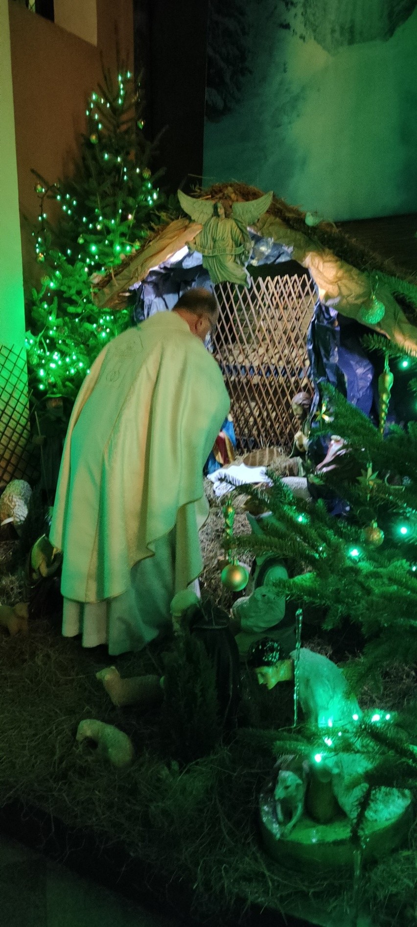 Pasterka w kolegiacie świętego Michała Archanioła w Ostrowcu Świętokrzyskim. Zobacz zdjęcia