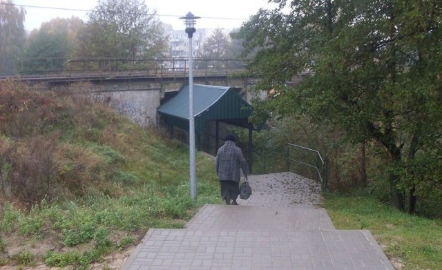 Z przejścia podziemnego korzystają jedynie mieszkańcy osiedla przy ul. Jana III Sobieskiego.