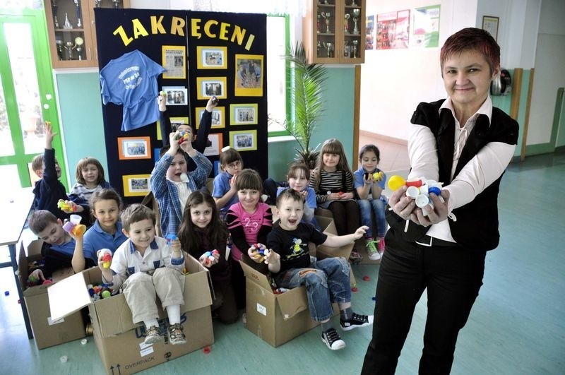 - Dzieci spisują się na medal i bardzo chętnie przynoszą...