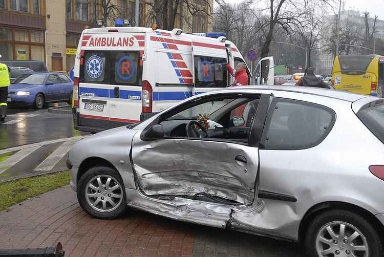 na skrzyzowaniu ulic Anny Lajming i Tuwima doszlo do groLnej...