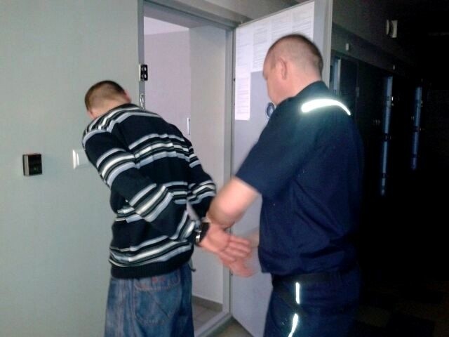 20-latek z Prudnika został zatrzymany przez policję.