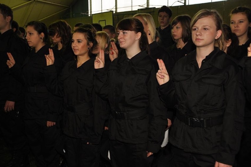 Ślubowanie i podpisanie porozumień