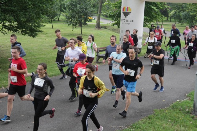 W Katowicach odbył się bieg charytatywny Run4theBEST na rzecz Hospicjum Cordis  Zobacz kolejne zdjęcia. Przesuwaj zdjęcia w prawo - naciśnij strzałkę lub przycisk NASTĘPNE