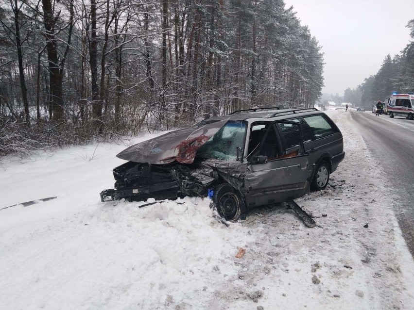Groźny wypadek na trasie Suwałki – Augustów. Trzy osoby...