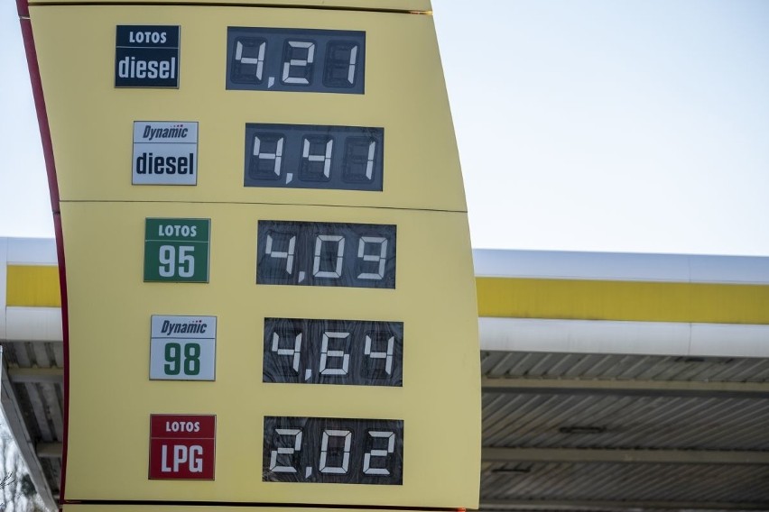 Ceny benzyn są najniższe od sierpnia 2017 roku, oleju...