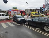 Dwie osoby ranne w wypadku w Aleksandrowie Łódzkim. Zderzyły się trzy samochody