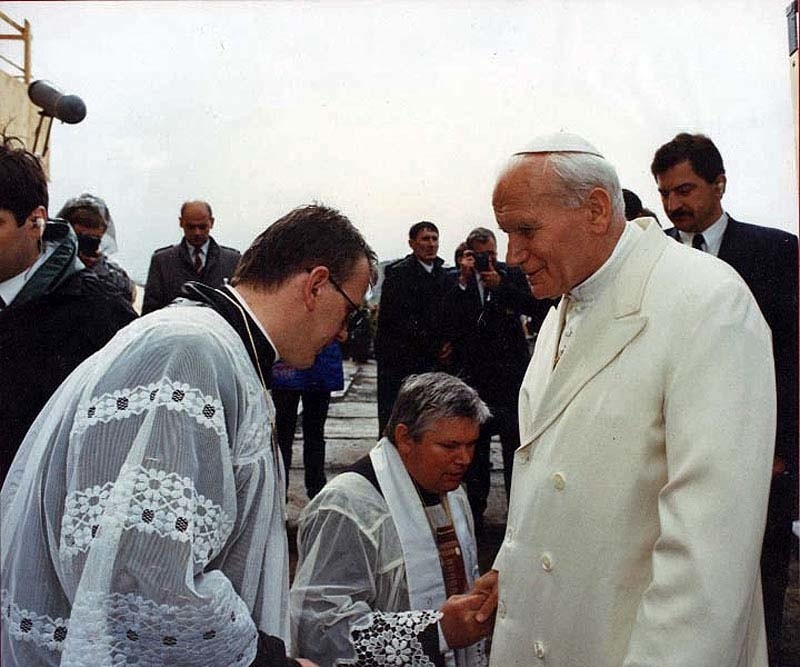 Archiwalne zdjecia z wizyty papieza Jana Pawla II w...