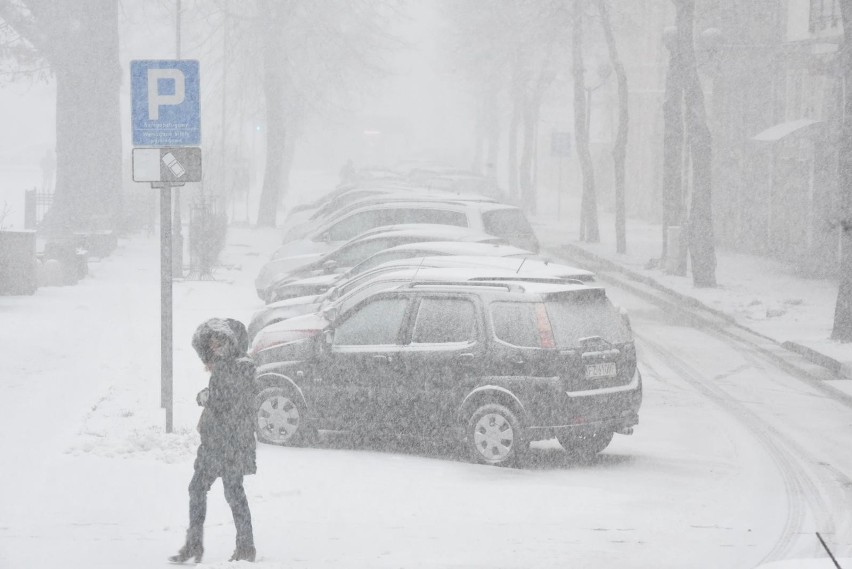 Pogoda: ostrzeżenie IMiGW na 6 lutego. Uwaga na intensywne opady śniegu w Śląskiem 