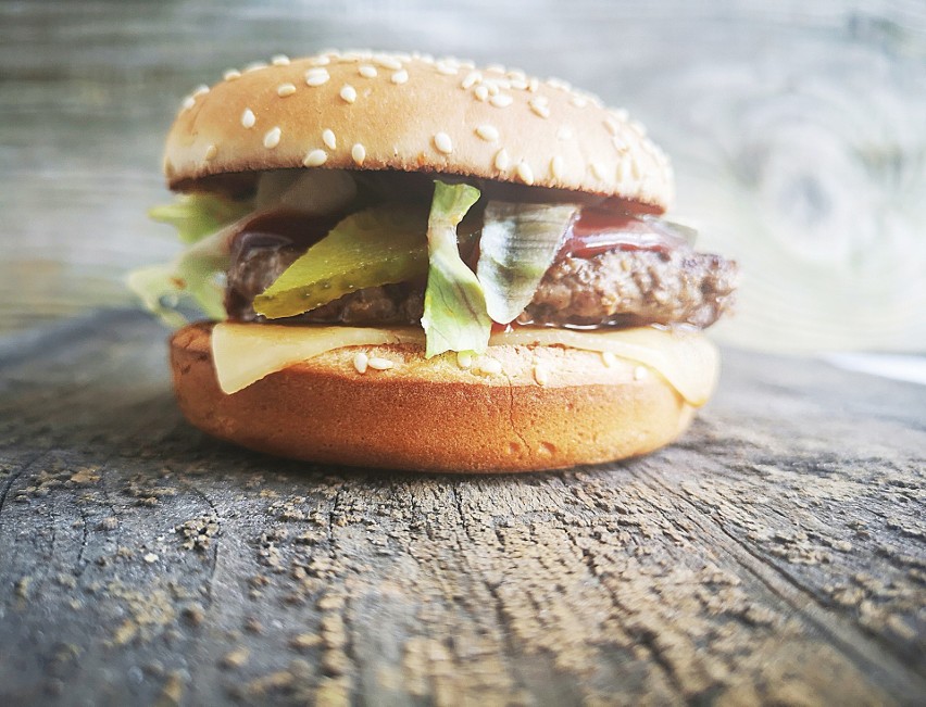 Takie są skutki częstego jedzenia fast foodów....