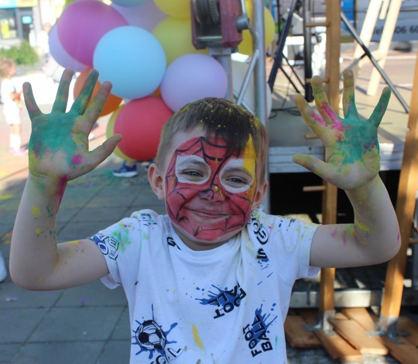 Dzień Dziecka na Rynku w Łagowie. Festiwal Kolorów, animacje i mnóstwo dzieciaków. Była świetna zabawa!