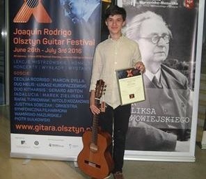 Marcin Patrzałek zdobył pierwsze miejsce w kategorii wiekowej do lat 18 na prestiżowym X Międzynarodowym Konkursie Gitarowym w Olsztynie.