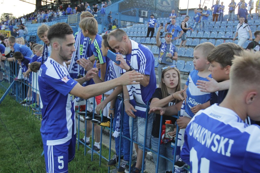 Ruch Chorzów - GKS Katowice 1:0. Tak cieszyli się kibice i piłkarze Niebieskich ZDJĘCIA