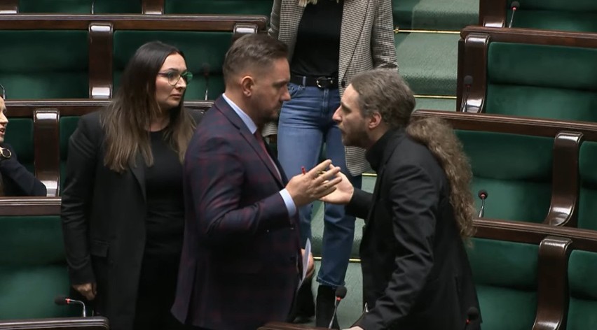 Sejm odrzucił w pierwszym czytaniu obywatelski projekt dotyczący przerywania ciąży. Dyskusja była gorąca