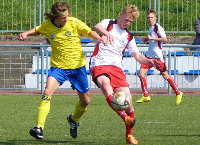 Mateusz Chrzanowski (biała koszulka) strzelił jedną z bramek dla swojej drużyny.