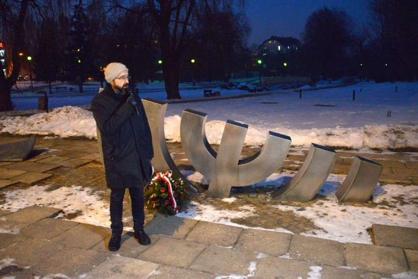 Kielce pamiętają o ofiarach holocaustu. Uroczystości pod pomnikiem (WIDEO, zdjęcia)