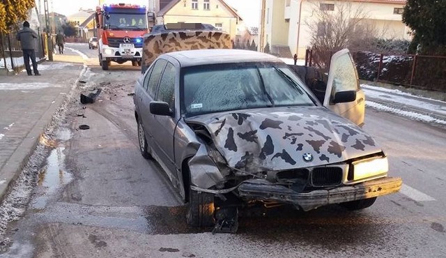 W poniedziałek, o godz. 6.30, strażacy z OSP Knyszyn otrzymali zgłoszenie o wypadku drogowy w Knyszynie.