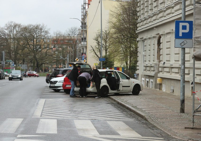 Za parkowanie trzeba płacić wówczas, gdy na ulicy jest znak...