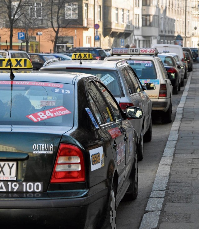 W Krakowie legalnie działa około 4 tysięcy taksówkarzy