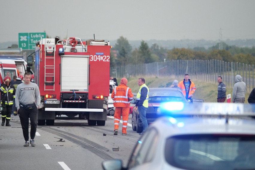 Wypadek na obwodnicy Lublina. Zderzenie ciężarówki i samochodu osobowego. Jedna osoba zginęła                                 