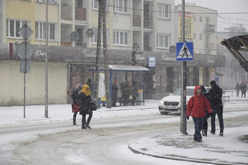 Z Nowym Rokiem zima dotarła również do Skierniewic – śnieg...