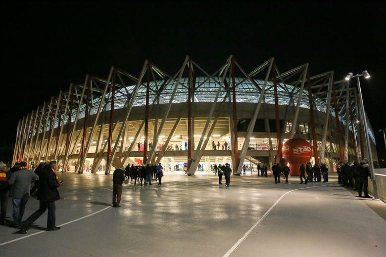 Stadion Miejski w Białymstoku szczególnie pięknie prezentuje...