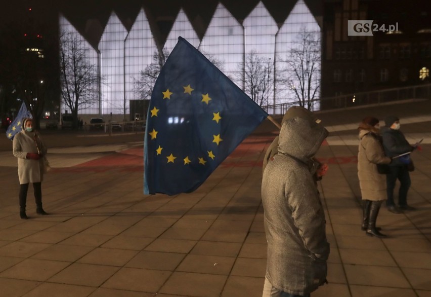 Pikieta pod hasłem "Zostaję w Unii Europejskiej, Weto dla...