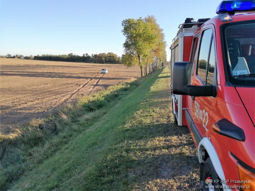 Wypadek na DK 57 z Przasnysza do Chorzel. W Świniarach zderzyły się osobówka i motocykl [ZDJĘCIA]